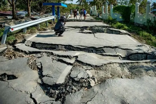 Athari za hali ya kijiolojia inayofahamika kama liquefaction