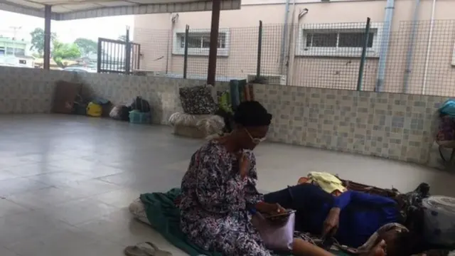 Ndị mmadụ dina n'ala nkịtị n'ụlọọgwụ LUTH ahụ