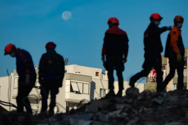 İzmir depreminde hayatını kaybedenlerin sayısı 109'a çıktı
