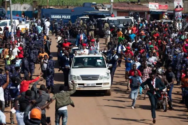 Wafuasi wa Bobi Wine walijitokeza barabarani licha ya mikusanyiko ya watu kupigwa marufuku