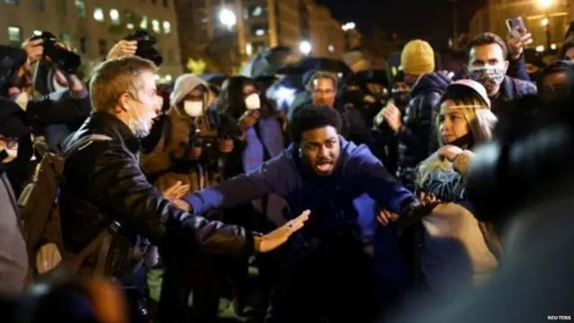 વૉશિંગટન ડીસીમાં રાષ્ટ્રપતિ ટ્રમ્પની વિરુદ્ધ પ્રદર્શન