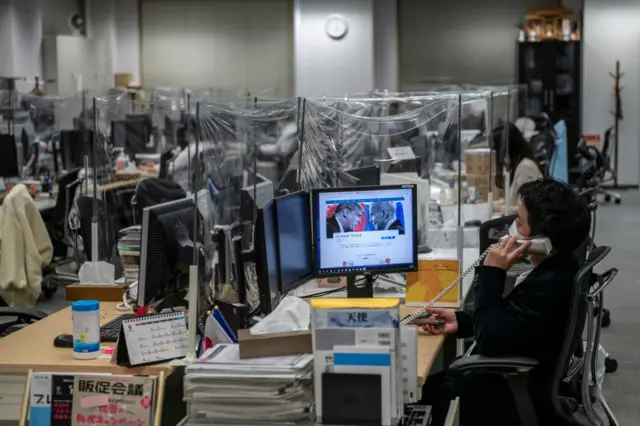 હજી લાખો પોસ્ટ મતોની ગણતરી બાકી છે એટલે જેમાં કેટલાય દિવસો લાગી શકે છે.