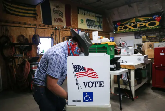 मतदान केंद्र