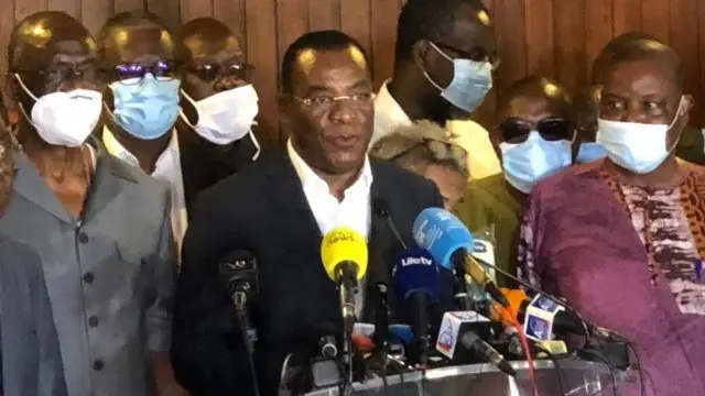 Pascal Affi N'Guessan du FPI en conférence de presse à Abidjan