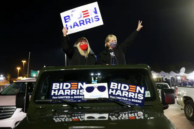 Des partisans de  Joe Biden