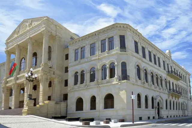 Baş Prokurorluq, bina, bərdə