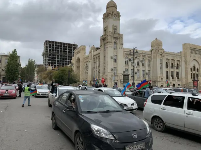 Bakıda Şuşanın azad edilməsi qeyd olunur