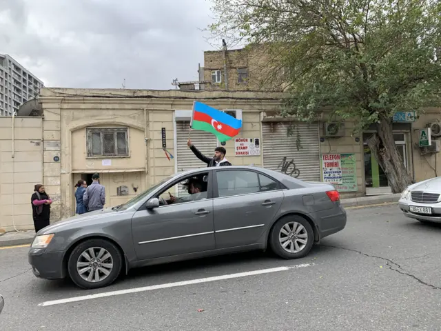 Bakıda Şuşanın azad edilməsi qeyd olunur