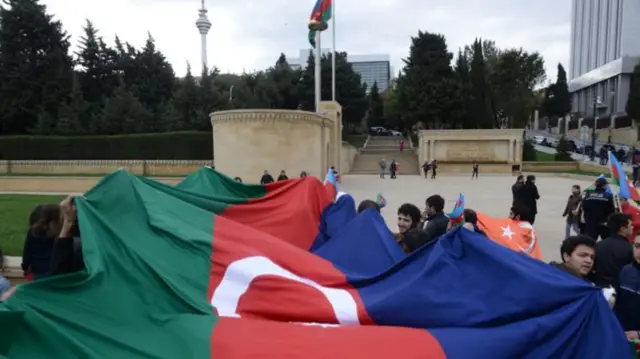 Bakıda Şuşanın azad edilməsi qeyd olunur