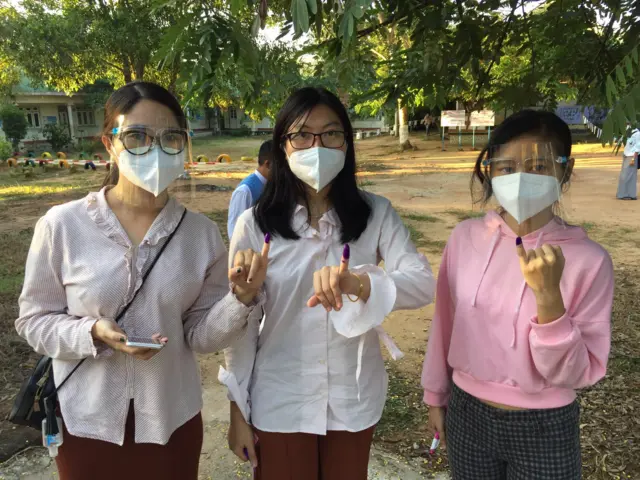 နေပြည်တော်က မဲပေးပြီးသူတွေ