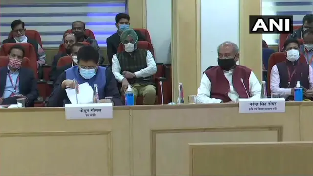 किसान और सरकार के बीच बातचीत शुरू