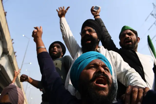 किसानों को बुलाया है, मांग पर सड़क पर बात नहीं होतीः कृषि मंत्री
