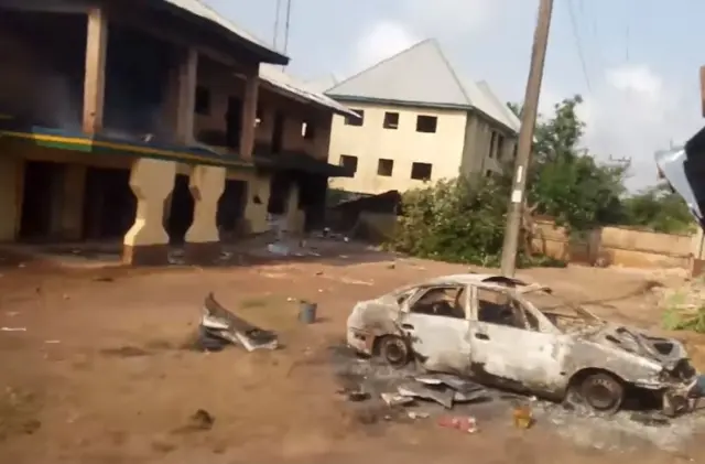 Ogige ndị uweojii  Igbo-Ukwu a gbara ọkụ