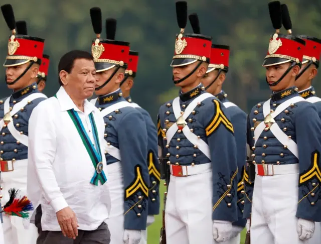 Duterte ve askerler