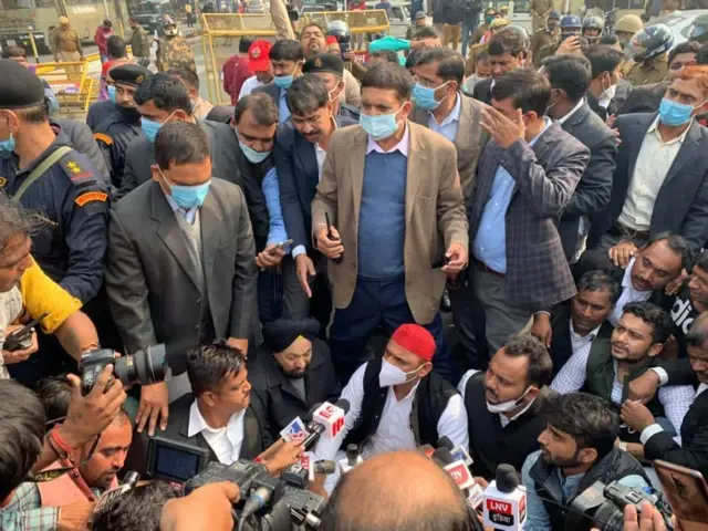 अखिलेश यादव