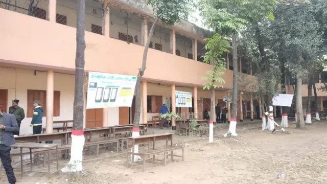 মিরপুরের একটি ভোটকেন্দ্র