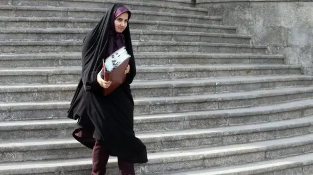 لعیا جنیدی