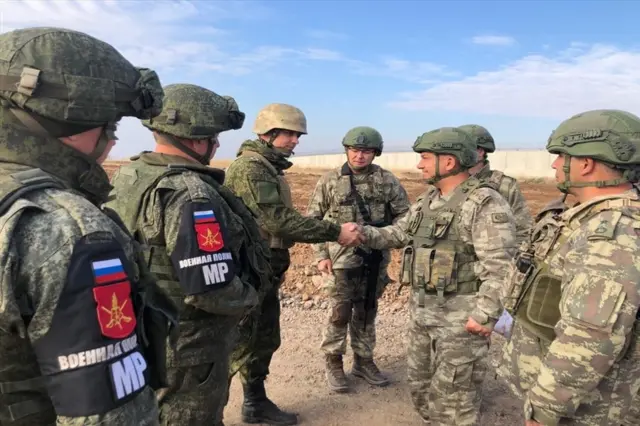 Türk ve Rus askerleri Kasım ayındaki devriye sırasında