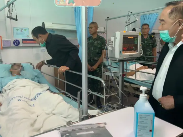 นายกฯ เยี่ยมคนเจ็บ