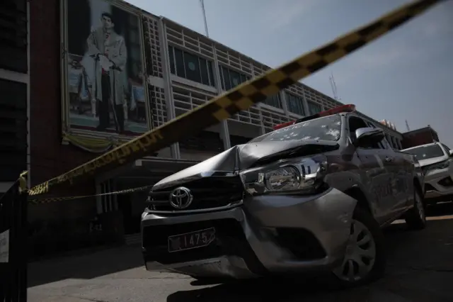 รถตำรวจถูกยิง