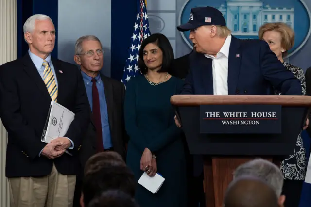 ABD Başkan Yardımcısı Pence ve ABD Başkanı Trump, bugün koronavirüs hakkında düzenledikleri basın toplantısında