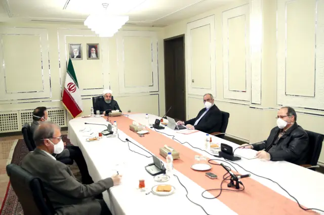 جلسه روحانی و مشاورانش