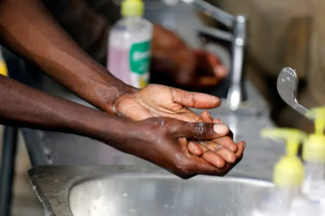 ኬኒያ ቫይረሱ ከተገኘባቸው አገራት የሚመጡ የውጪ ዜጎች ወደ አገሯ እንዳይገቡ ከልክላለች