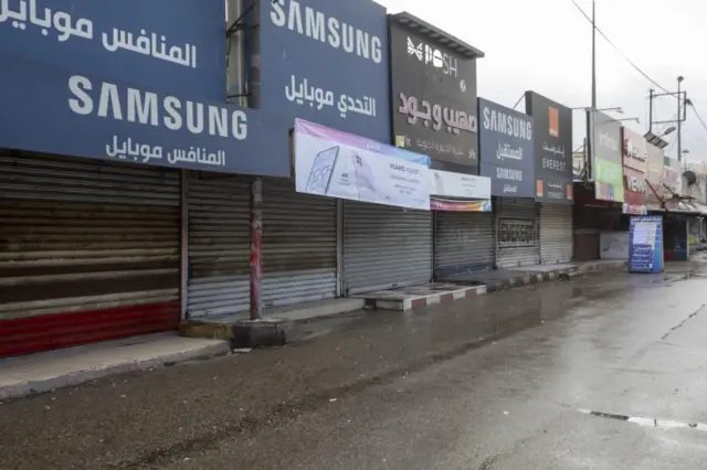 بدت شوارع عمان خالية في اليوم الأول لتطبيق قانون الدفاع