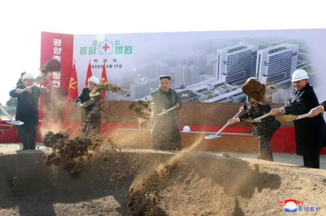 کم جونگ ان