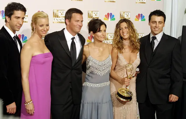Friends oyuncuları David Schwimmer, Lisa Kudrow, Mathew Perry, Courtney Cox Arquette, Jennifer Aniston ve Matt LeBlanc