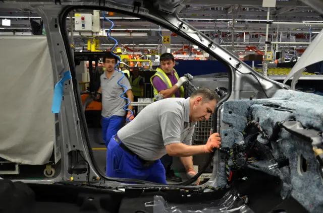 Ford Otosan, koronavirüs sebebiyle üretime iki hafta ara veriyor