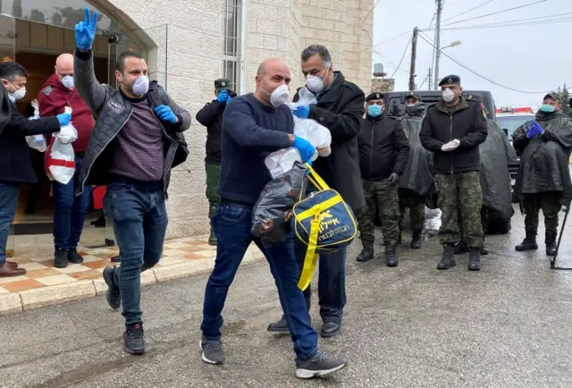 الحجز الصحي ضد فيروس كورونا في الضفة الغربية