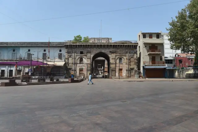 અમદાવાદમાં બંધનું દૃશ્ય