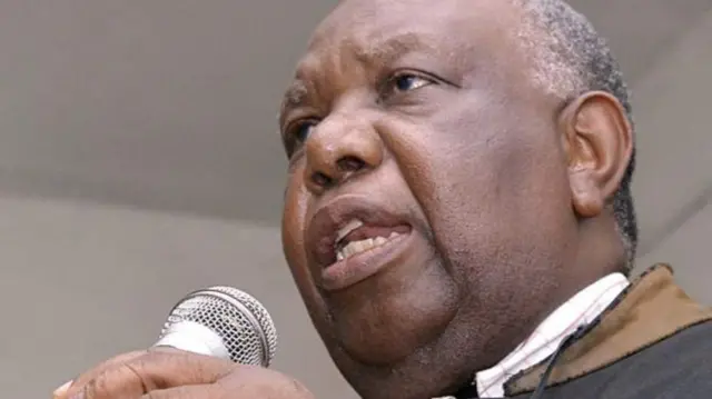 Jiin Jooseef Mikendii Waa Mulumbaa