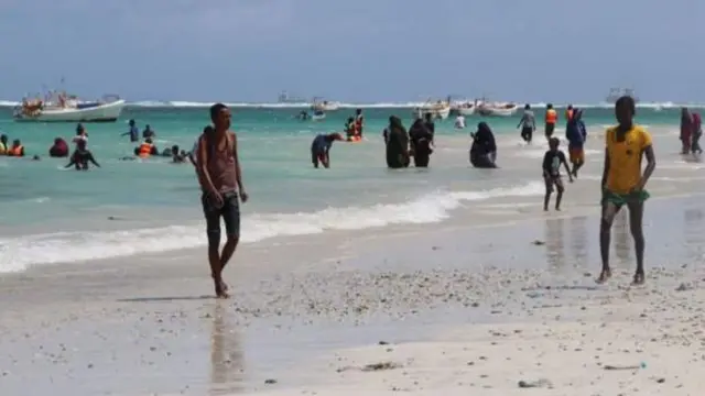 Galibin wurin shakatawar yana cike da jama'a da rana ko kuma a karshen mako