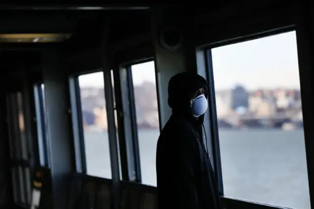 yalnız bir kişi