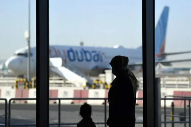 Nama buufata xiyaaraa keessa deemu