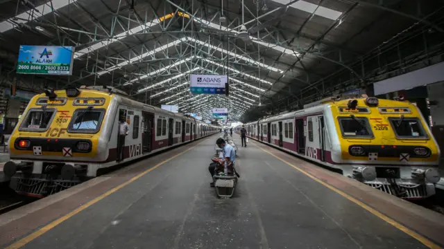 रेल सेवा