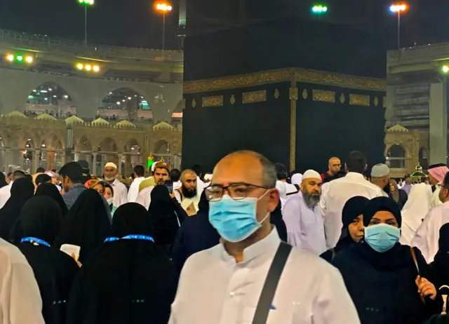 ’حج کی تیاریاں عارضی طور پر روک دیں‘، نورالحق