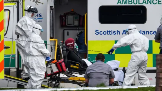 iskoçya'da ambulans