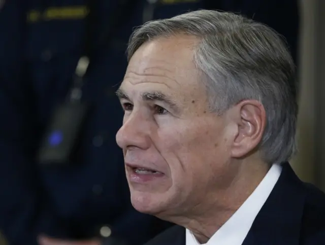 Texas Valisi Greg Abbott