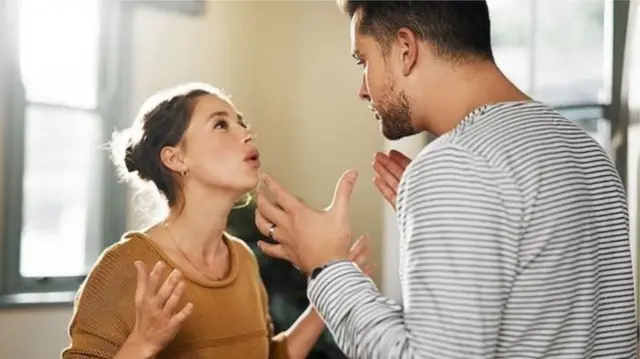 యువతి, యువకుడు వాగ్వాదం