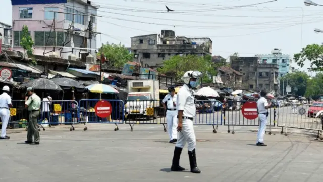 कोलकाता में पुलिसकर्मी
