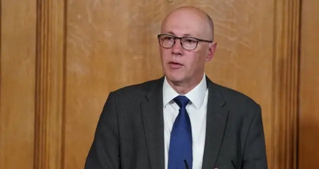 ब्रितानी स्वास्थ्य सेवा एनएचएस के निदेशक स्टीफ़न पोविस