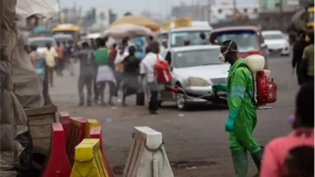 Di authorities encourage Ghanaians say make dem follow social distancing rules