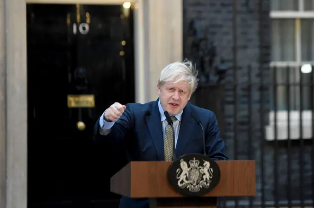 Thủ tướng Boris Johnson hiện đang nghỉ chữa bệnh vì mắc virus corona.