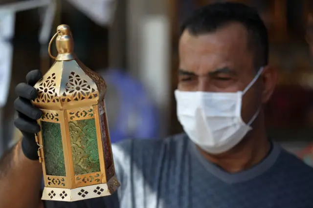 العراقيون