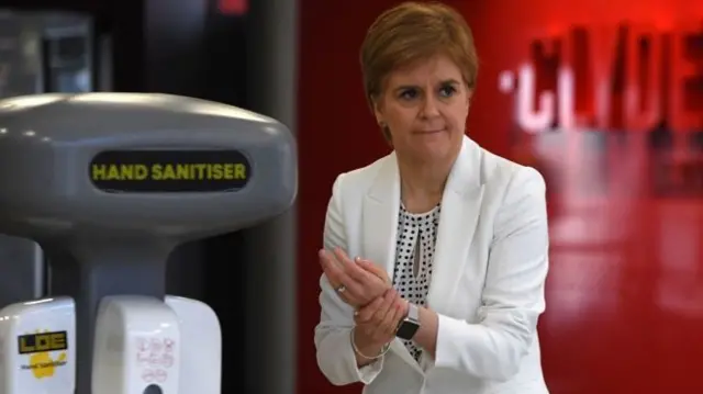 İskoçya Özerk Yönetimi Başbakanı Nicola Sturgeon