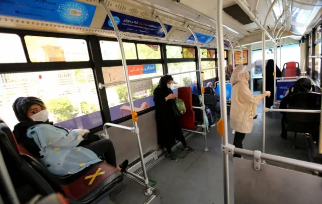 Tahran'da bir belediye otobüsü