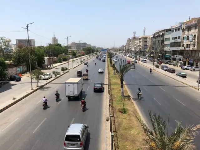 یونیورسٹی روڈ